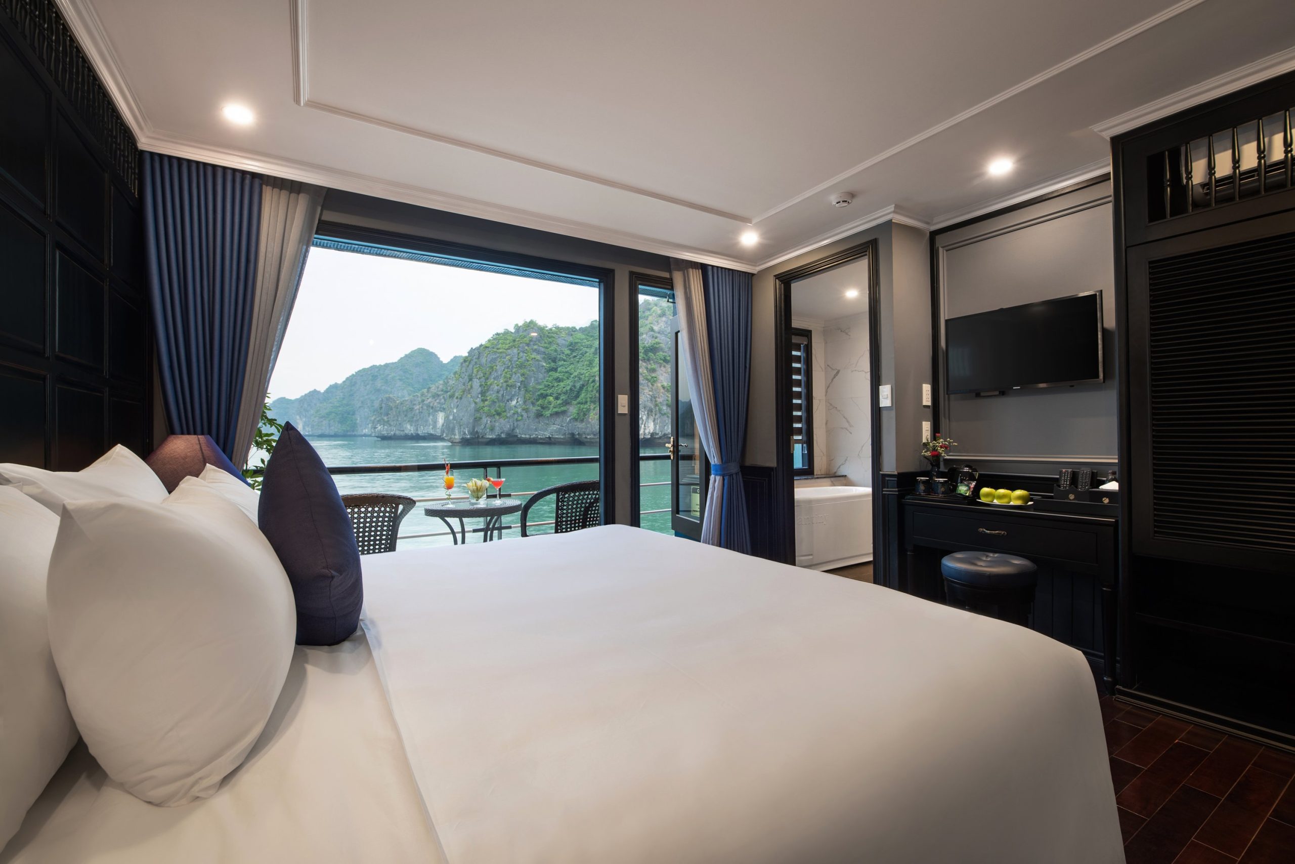 Senior Suite With Private Ocean View Balcony